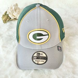 New with tags NFL GREEN BAY PACKERS GRAY & GREEN HAT w/GOLD PIPING & Logo med/lg